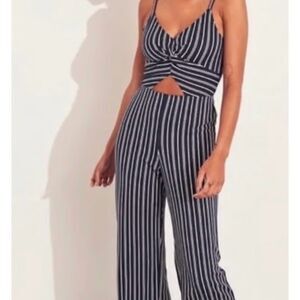 EUC!! Hollister Women’s Navy/White Jumpsuit with Twisted Peekaboo Bodice SZ L